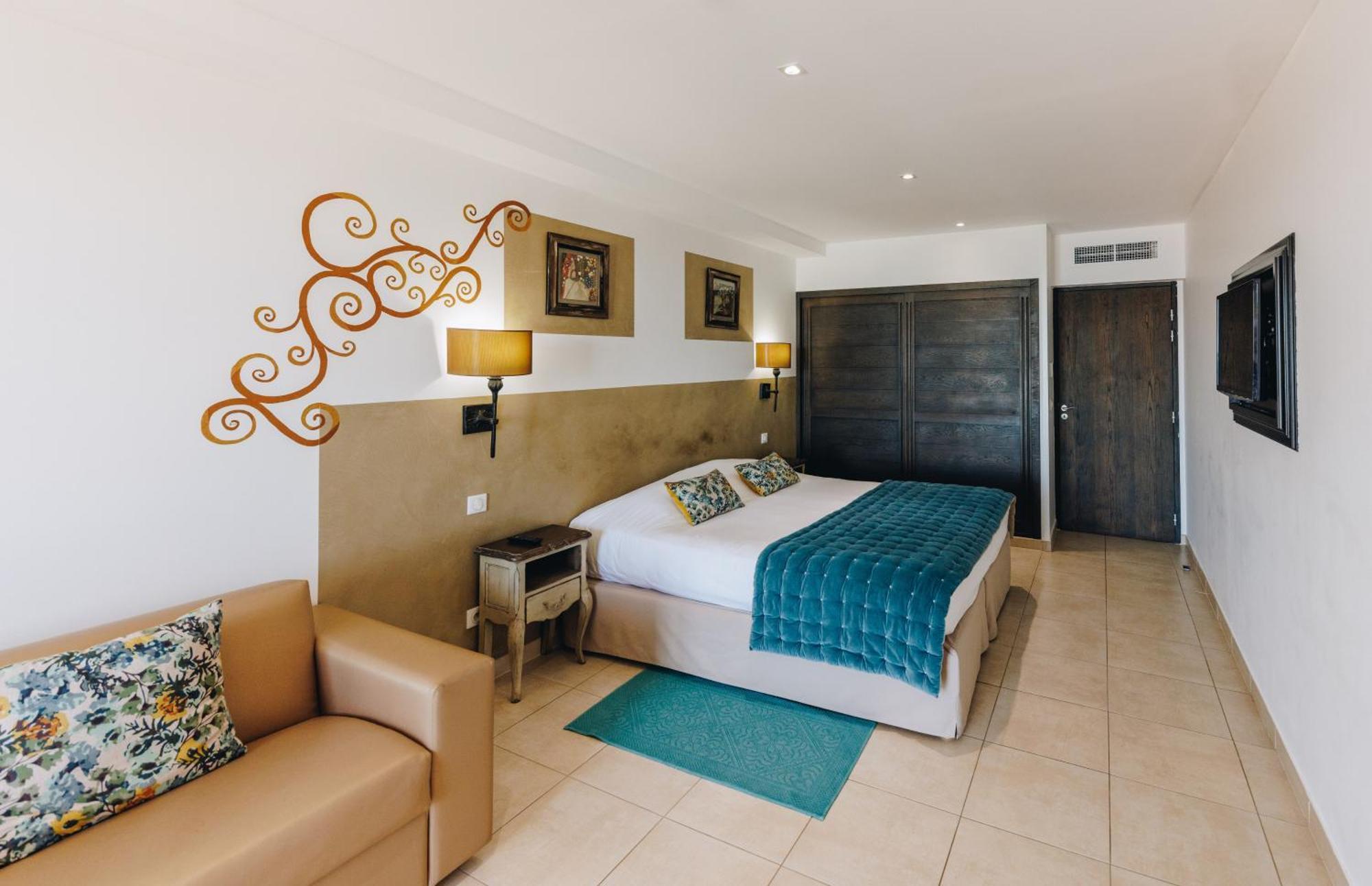 Hotel Liberata & Spa LʼÎle-Rousse 部屋 写真