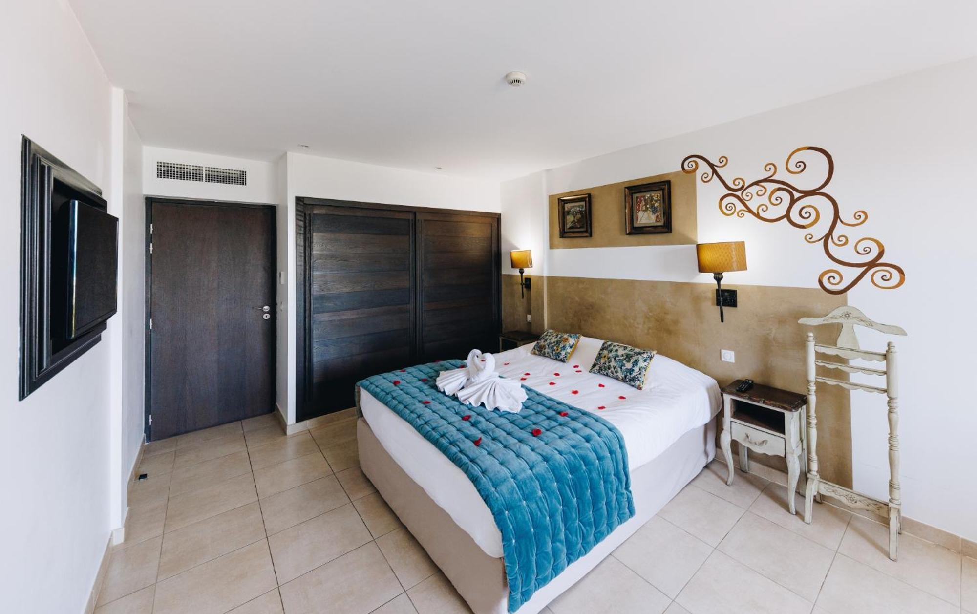 Hotel Liberata & Spa LʼÎle-Rousse 部屋 写真