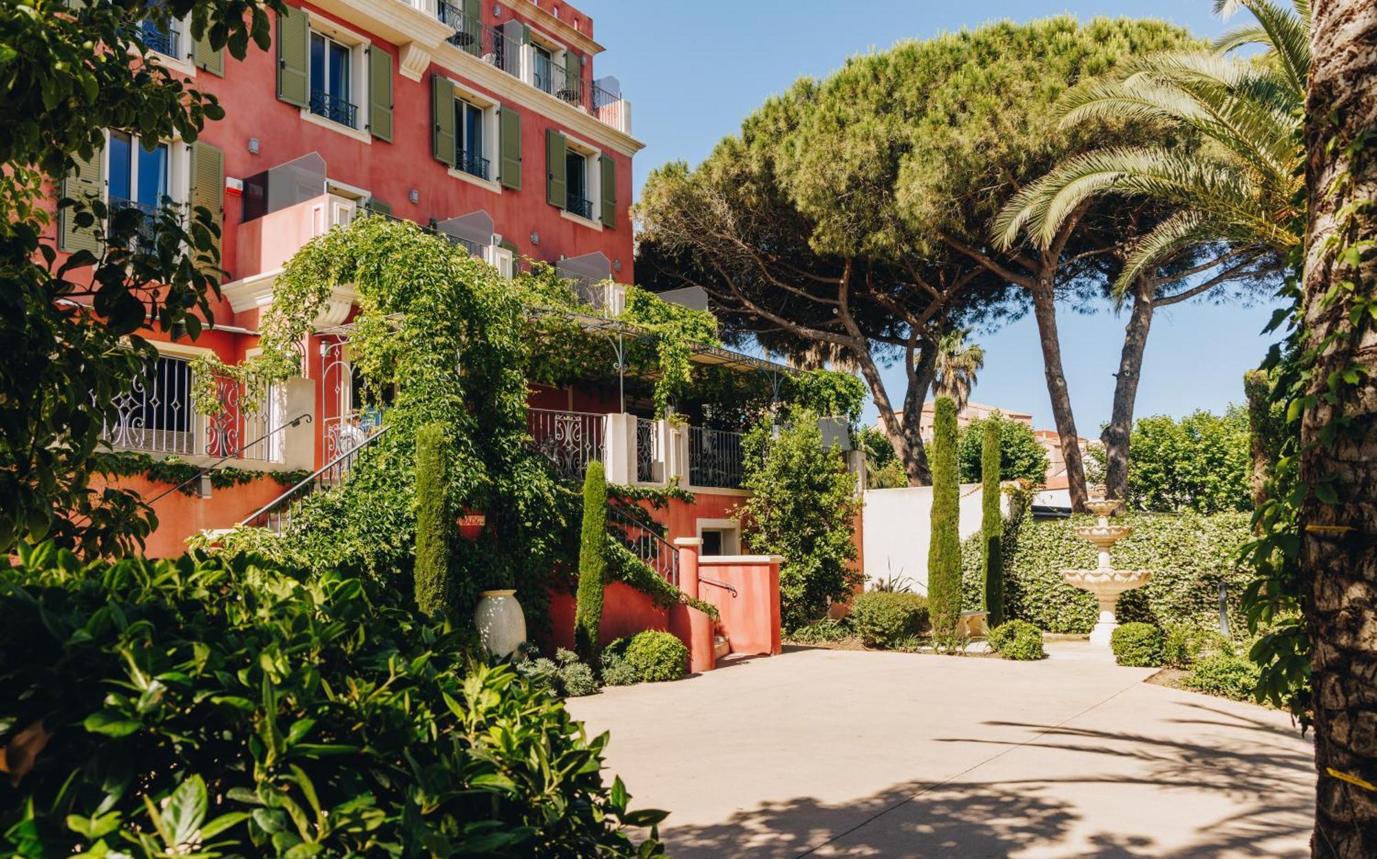 Hotel Liberata & Spa LʼÎle-Rousse エクステリア 写真