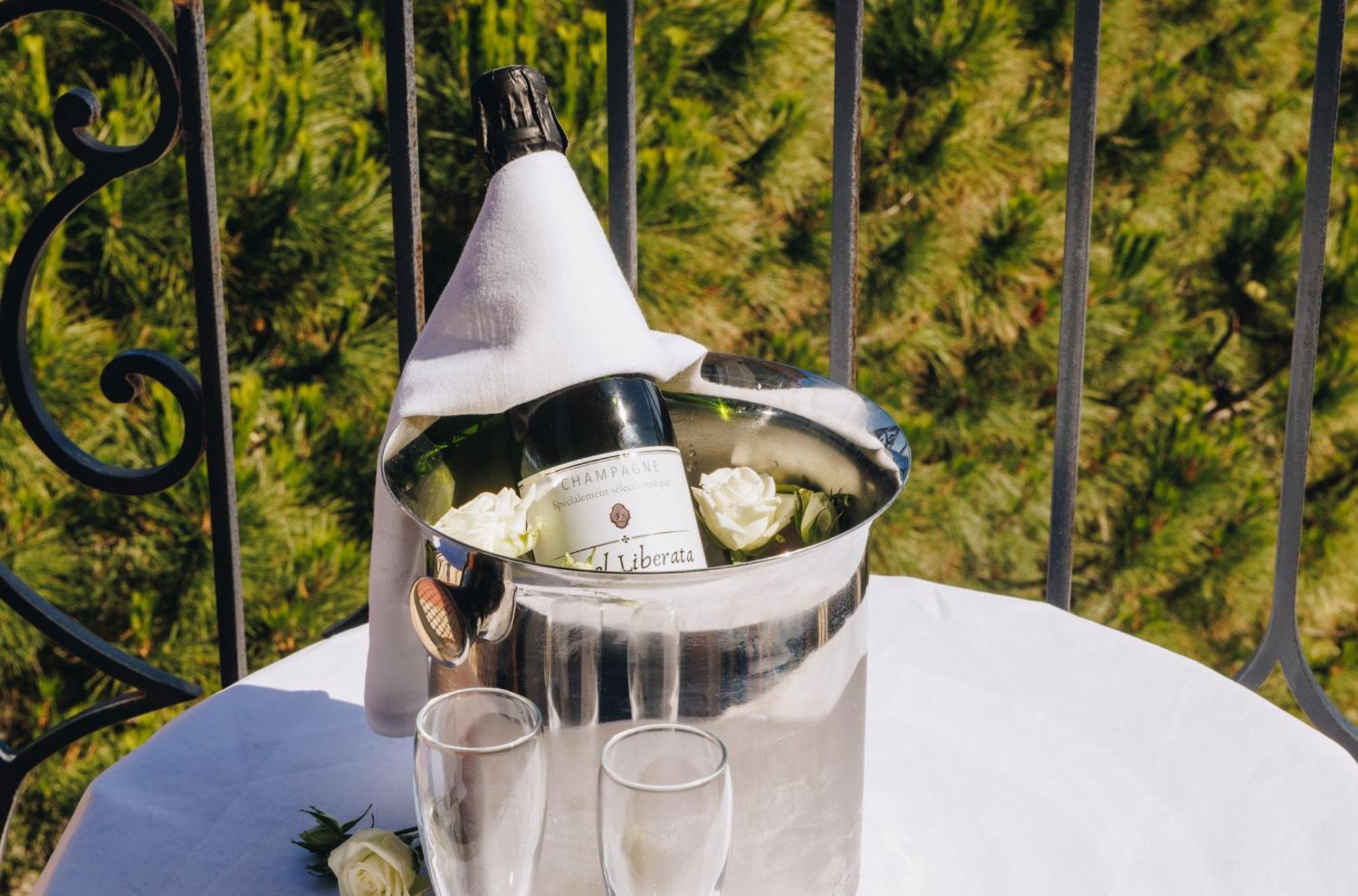 Hotel Liberata & Spa LʼÎle-Rousse エクステリア 写真